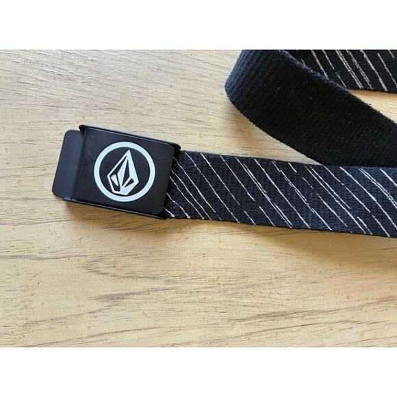 VOLCOM STONE SKATEBOARDS BLACK WEB BELT W BUCKLE BOTTLE OPENER VTG 90S Y2K SKATE - Picture 3 of 11